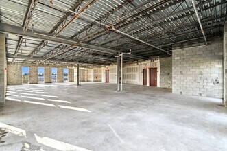 4848 Coconut Creek Pky, Coconut Creek, FL à louer Photo intérieure- Image 2 de 3