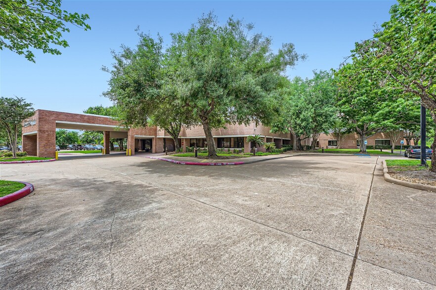 1550 First Colony Blvd, Sugar Land, TX for sale - Building Photo - Image 3 of 11