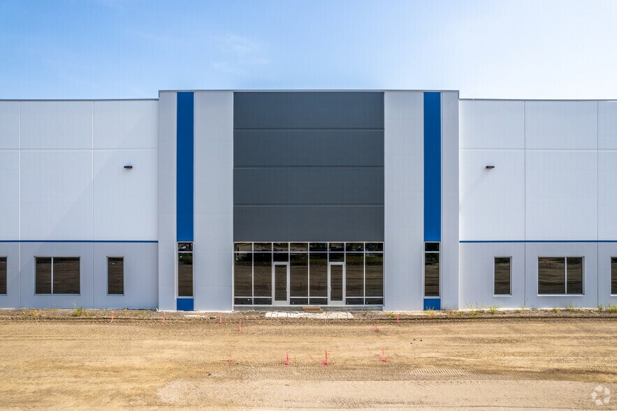 900 E Broadway Ave, Des Moines, IA à louer - Photo du bâtiment - Image 2 de 12