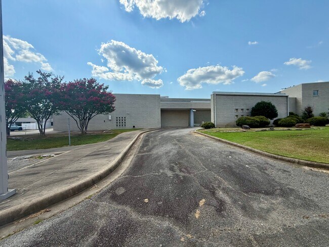 Plus de détails pour 1000-1014 Clarksville & 1001 E. Austin – Bureau à vendre, Paris, TX