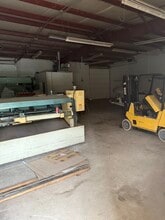 21495 Russell St, Rockwood, MI for lease Interior Photo- Image 2 of 3