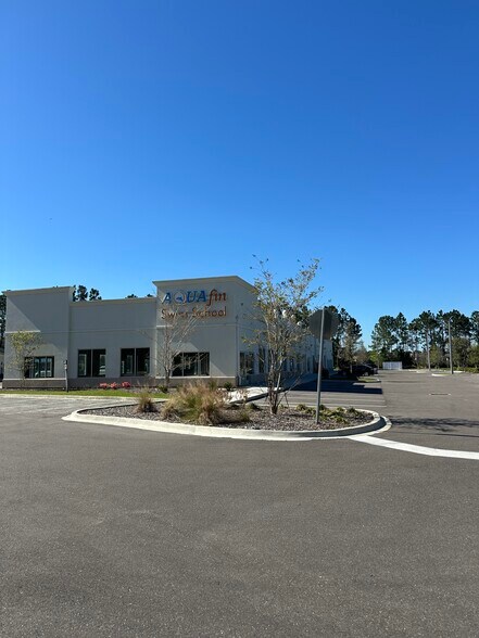 2276 Village Square Pky, Fleming Island, FL à louer - Photo du bâtiment - Image 3 de 17