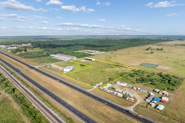 Plus de détails pour 105 Beck Rd E, Inez, TX - Flex aux enchères