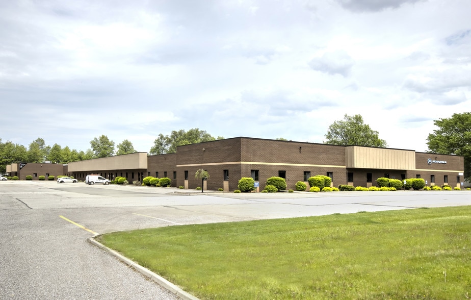 12428-12462 Plaza Dr, Parma, OH for lease - Building Photo - Image 1 of 2