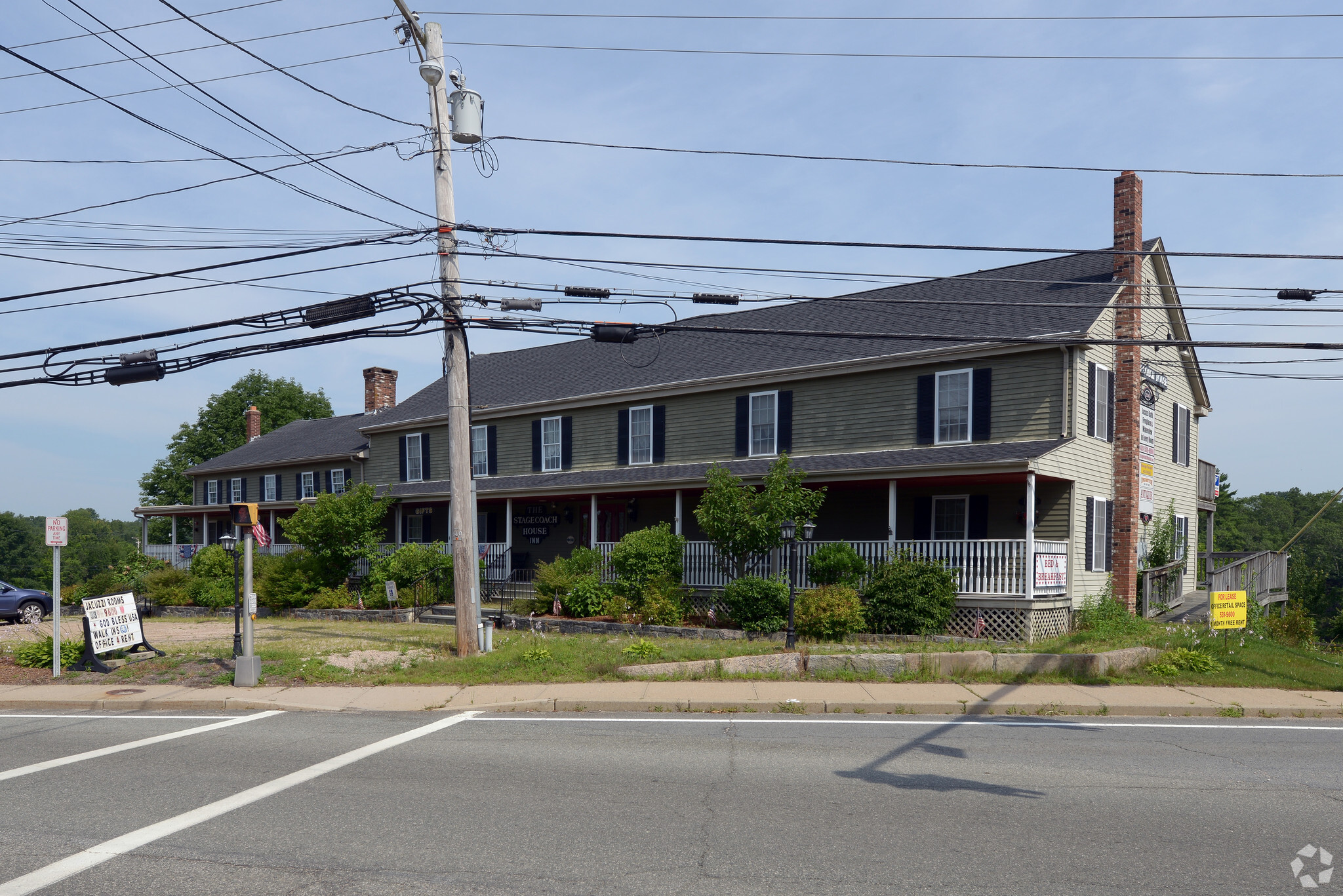 1136 Main St, Wyoming, RI à vendre Photo principale- Image 1 de 1