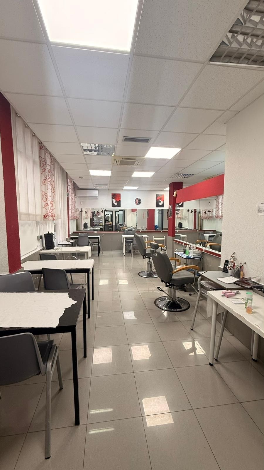 Retail in Parla, Madrid for lease Interior Photo- Image 1 of 11