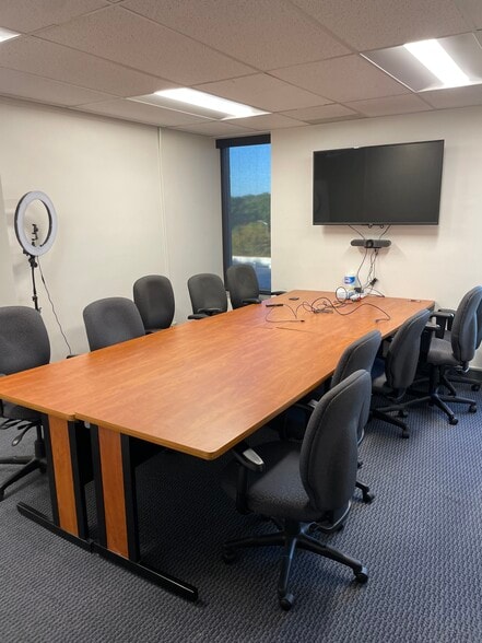 8080 Ward Pky, Kansas City, MO for lease - Building Photo - Image 3 of 7