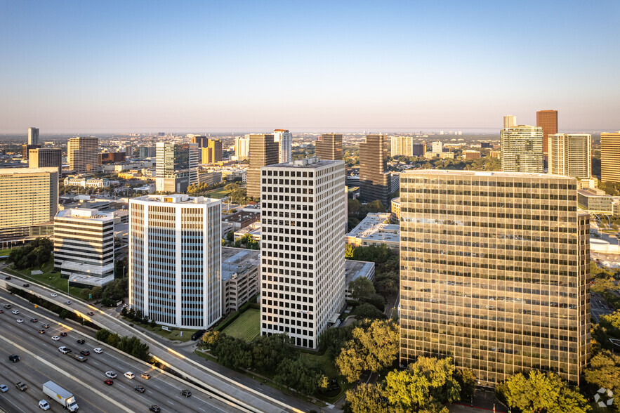 2000 West Loop S, Houston, TX for lease - Aerial - Image 2 of 14