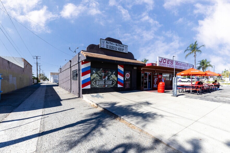 8148 Sierra Ave, Fontana, CA à vendre - Photo intérieure - Image 2 de 37