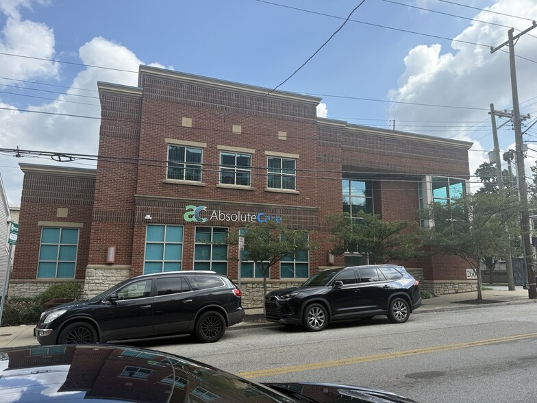 260 E University Ave, Cincinnati, OH for sale - Building Photo - Image 2 of 35