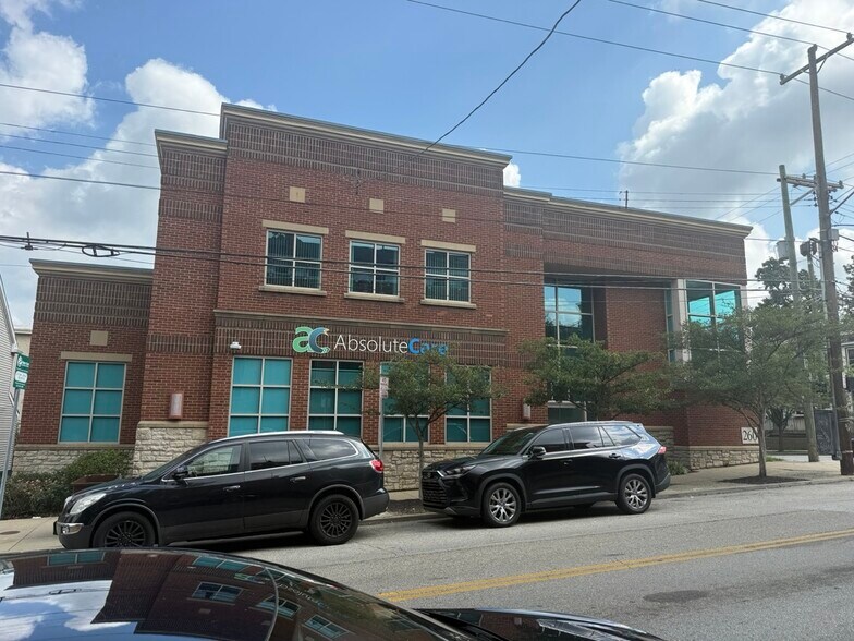260 E University Ave, Cincinnati, OH à vendre - Photo du bâtiment - Image 2 de 35
