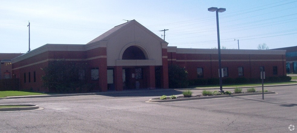 6075 E Broad St, Columbus, OH for sale - Building Photo - Image 3 of 5