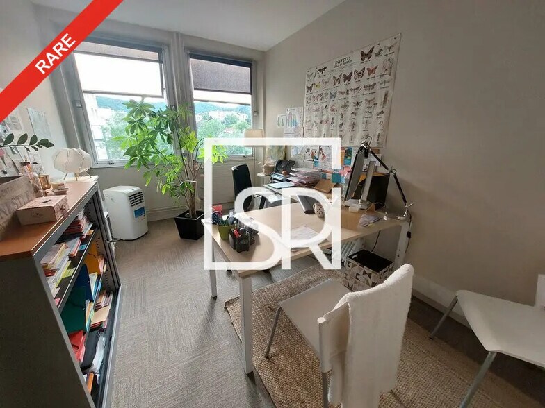 Office in Clermont-Ferrand for sale - Building Photo - Image 2 of 12