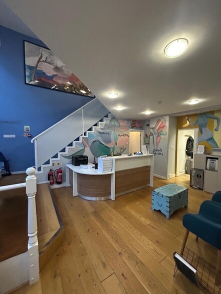 1 Belsize Cres, London for lease - Lobby - Image 3 of 9