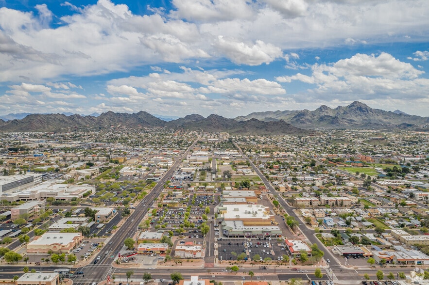 8911 N Central Ave, Phoenix, AZ à louer - Aérien - Image 3 de 4