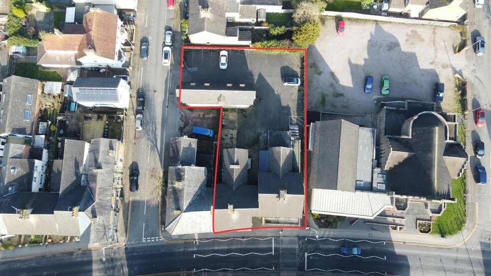 63-65, 67 & 69 Oundle Road portfolio of 3 properties for sale on LoopNet.ca - Building Photo - Image 3 of 11