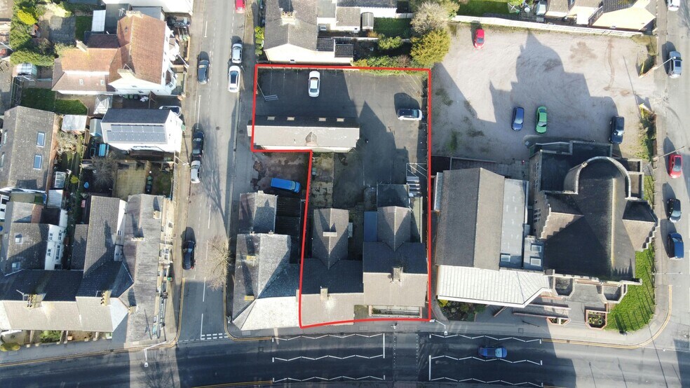 63-65, 67 & 69 Oundle Road portefeuille de 3 propriétés à vendre sur LoopNet.ca - Photo du bâtiment - Image 3 de 11