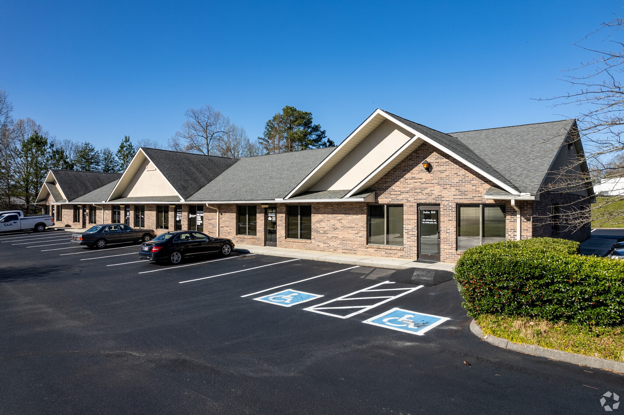 9080 Barbee Ln, Knoxville, TN for sale Primary Photo- Image 1 of 27