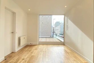 Rue Henri Martin, Boulogne-Billancourt for lease Interior Photo- Image 2 of 10
