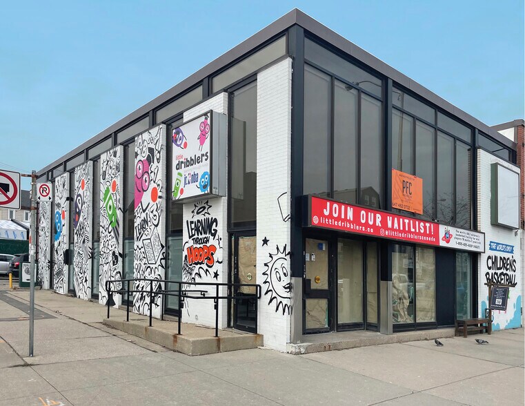 890 Danforth Ave, Toronto, ON à vendre - Photo du bâtiment - Image 2 de 8