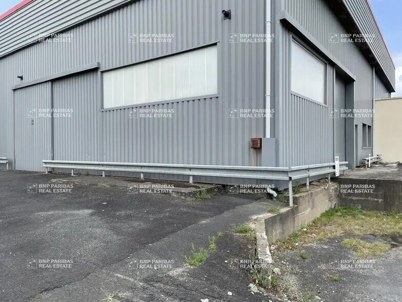 Industrial in Carquefou for lease - Building Photo - Image 2 of 15