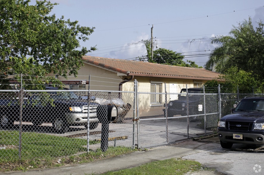 4220 SW 71st Ave, Miami, FL for sale - Building Photo - Image 2 of 2