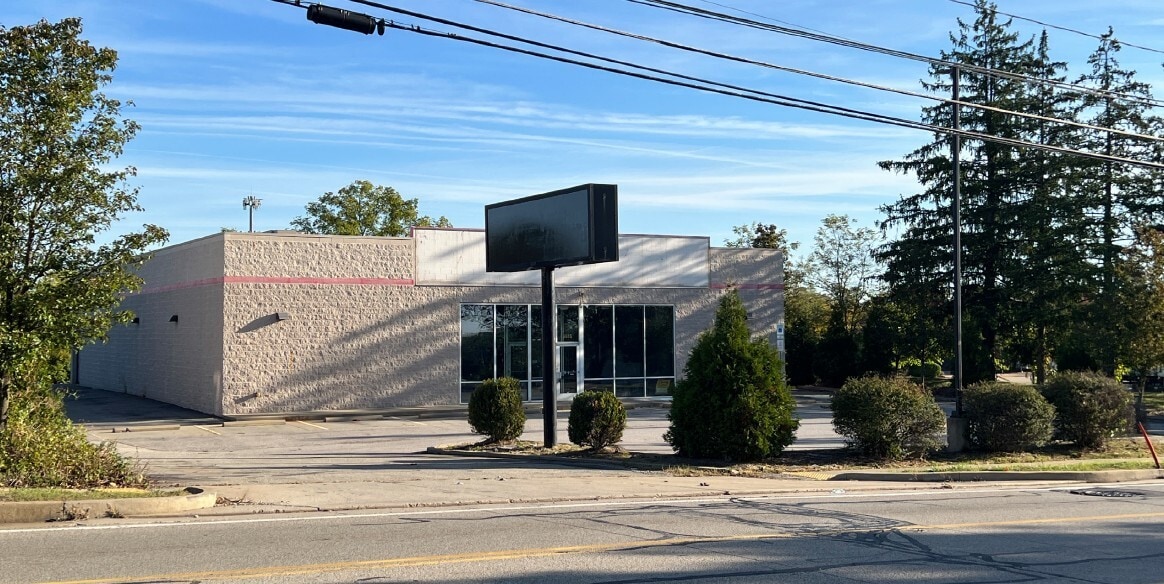 5616 Steubenville Pike, McKees Rocks, PA for lease Building Photo- Image 1 of 2