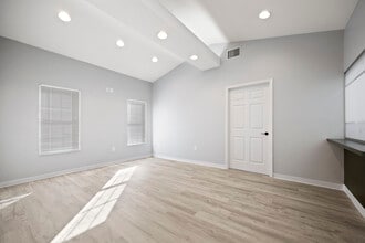 1283 SW Sr-47, Lake City, FL for lease Interior Photo- Image 2 of 33