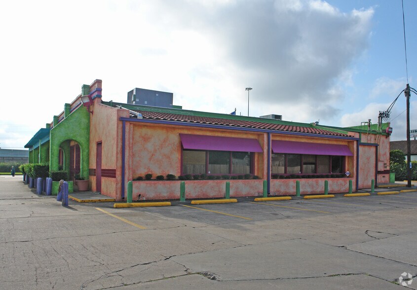 335 I-10, Beaumont, TX à vendre - Photo du bâtiment - Image 2 de 3