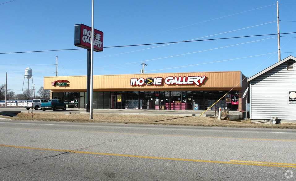104-108 N Mill St, Pryor, OK for lease - Building Photo - Image 2 of 4