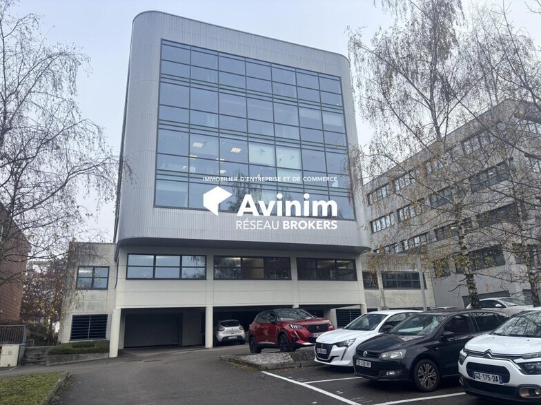 Office in Besançon for lease - Building Photo - Image 1 of 9