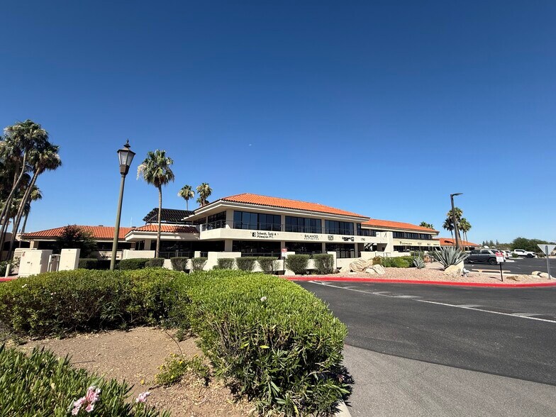 1820 E River Rd, Tucson, AZ à louer - Photo du bâtiment - Image 2 de 10