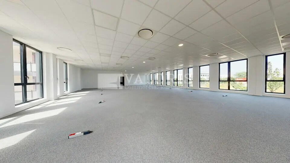 18-20 Boulevard Des Droits De L'Homme, Vaulx-en-Velin for lease Building Photo- Image 1 of 11