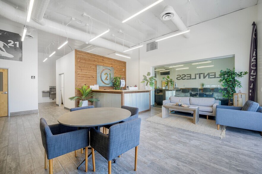 1523 S Coast Hwy, Oceanside, CA à louer - Photo du bâtiment - Image 3 de 45