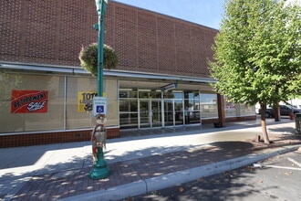 202 Main Ave S, Twin Falls, ID à louer Photo intérieure- Image 2 de 3