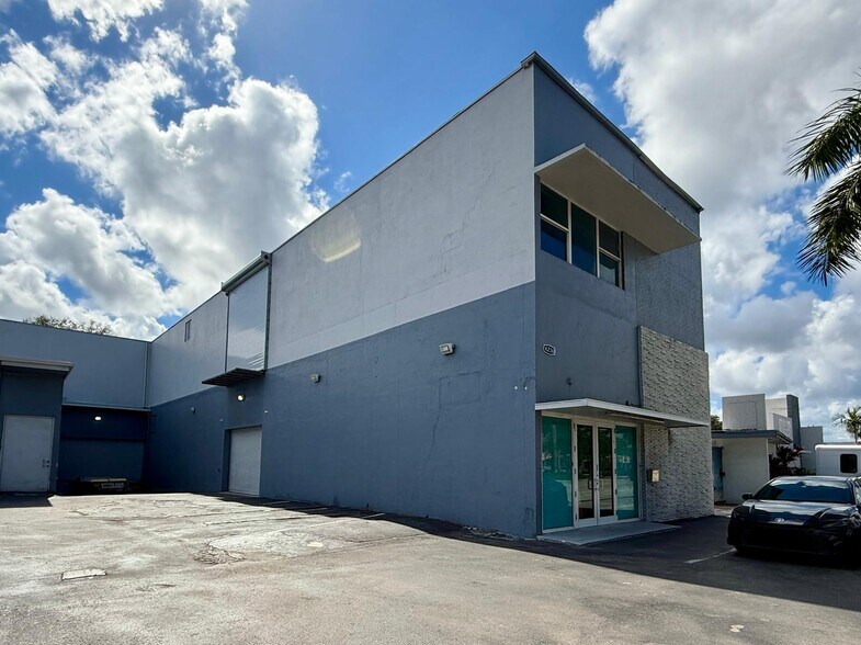 6236 Miramar Pky, Miramar, FL à louer - Photo du bâtiment - Image 2 de 21