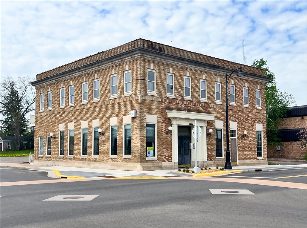 436 E La Salle Ave, Barron, WI for sale Building Photo- Image 1 of 43