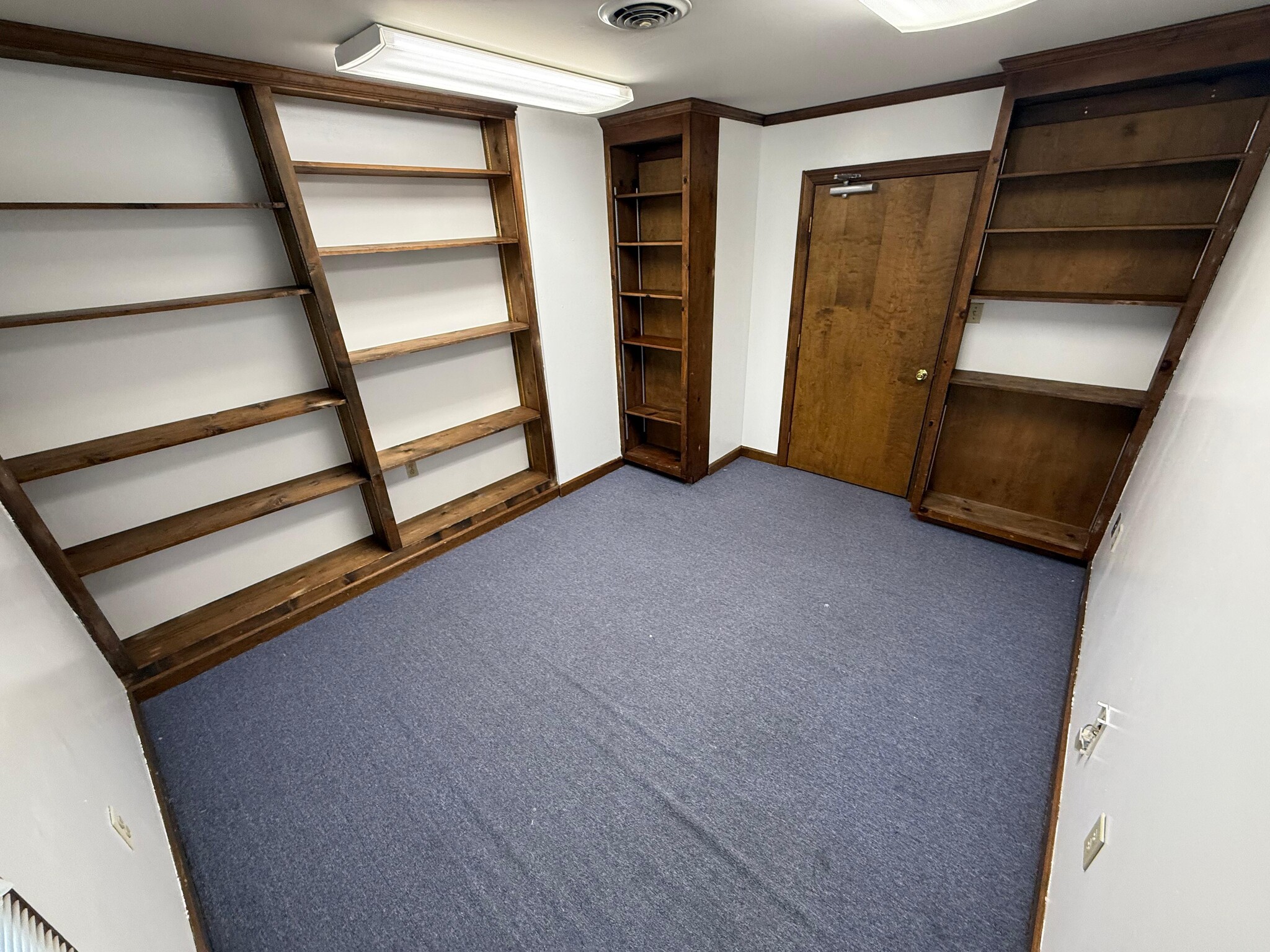 11923 Centre St, Chester, VA for lease Interior Photo- Image 1 of 3