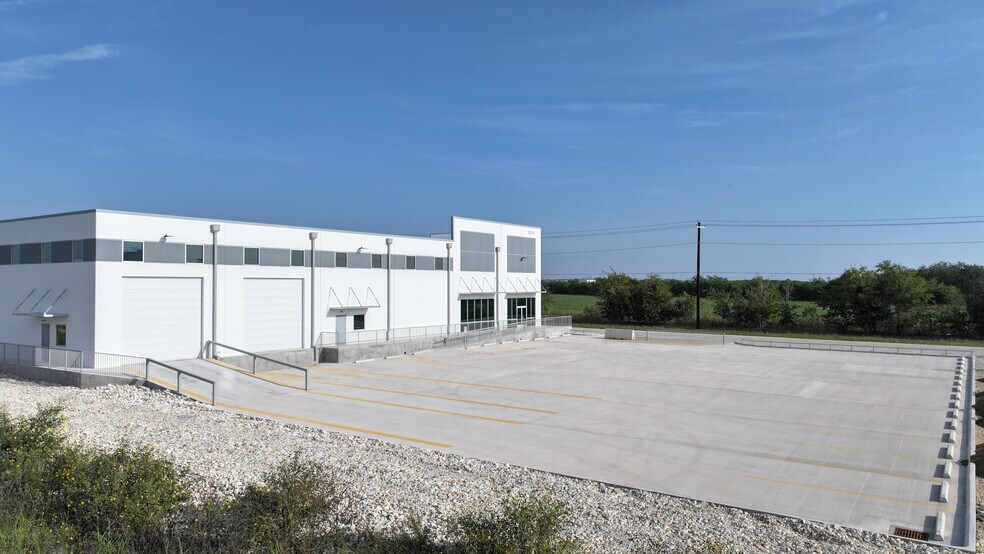 12522 FM 1625, Creedmoor, TX à vendre - Photo du bâtiment - Image 3 de 13