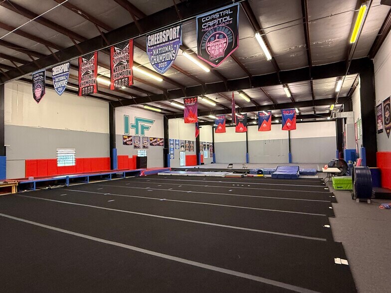 4501 Stauffer Ave SE, Grand Rapids, MI à vendre - Photo du bâtiment - Image 2 de 9