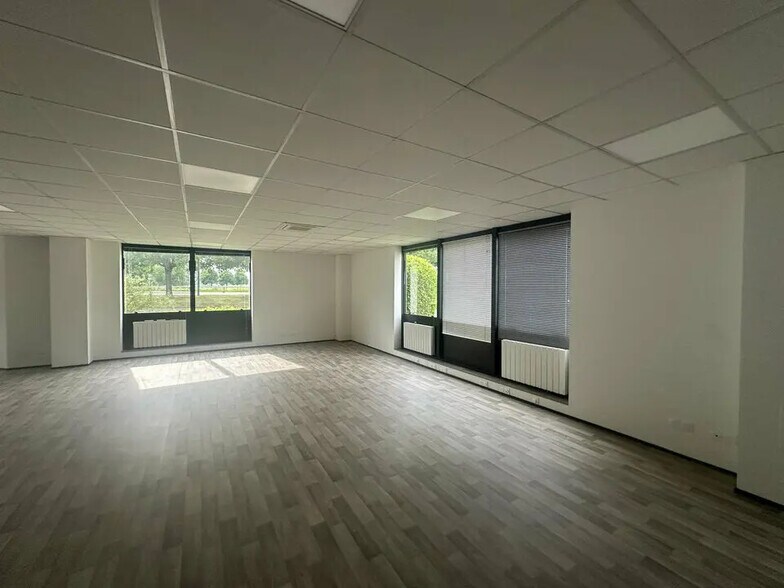 Office in Oberhausbergen for lease - Interior Photo - Image 2 of 5