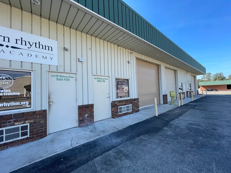 122 SW Midtown Pl, Lake City, FL à louer - Photo du bâtiment - Image 3 de 5