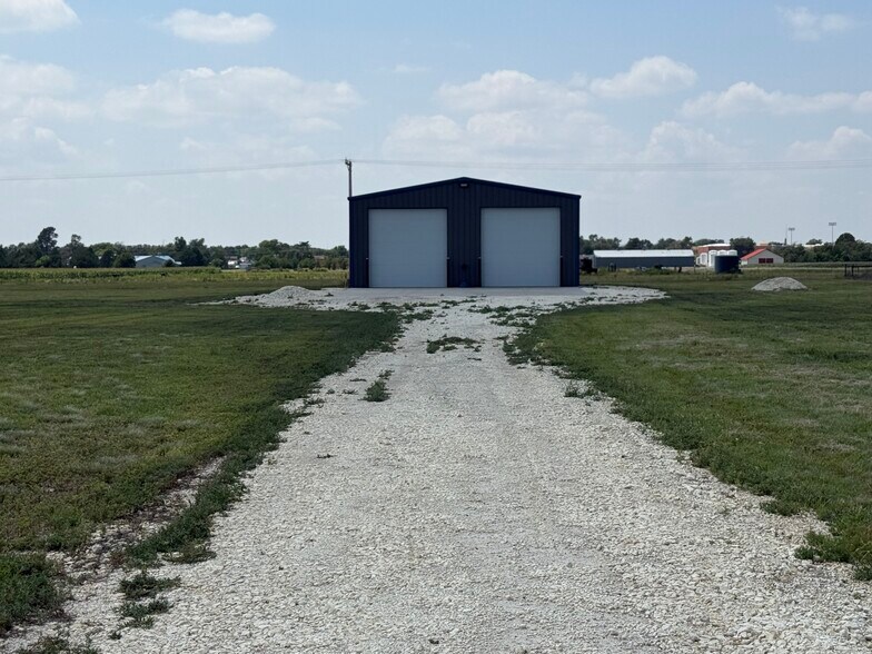 143 Industrial Cir, Dighton, KS à vendre - Photo principale - Image 1 de 10