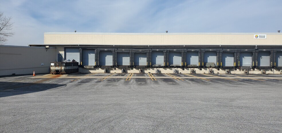 16 Stenerson Ln, Cockeysville, MD à louer - Photo du bâtiment - Image 2 de 6