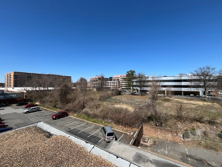 2726 Merrilee Dr, Fairfax, VA à louer - Autre - Image 3 de 3