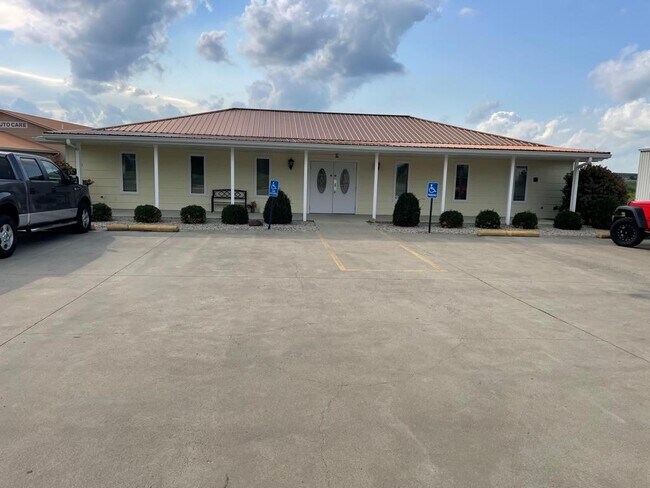 Plus de détails pour 290 N 2nd St, Frankfort, OH - Commerce de détail à vendre