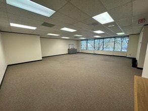 1880 S Dairy Ashford Rd, Houston, TX for lease Interior Photo- Image 2 of 6