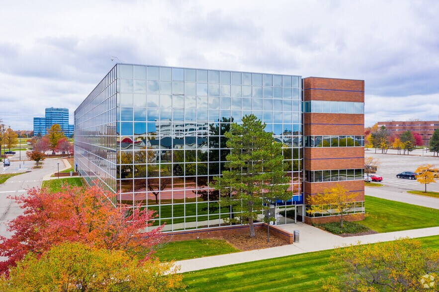 300 Galleria Officentre, Southfield, MI à louer - Photo du bâtiment - Image 3 de 19