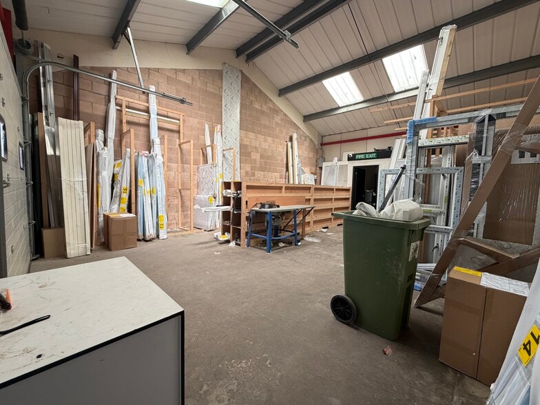 Pottery Rd, Bovey Tracey for lease - Interior Photo - Image 3 of 4