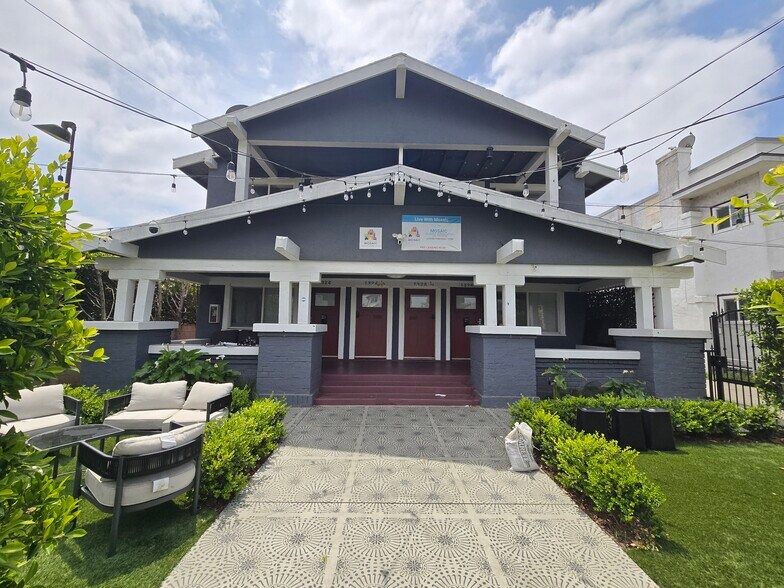 1322-1326 W 30th St, Los Angeles, CA for sale - Primary Photo - Image 1 of 10